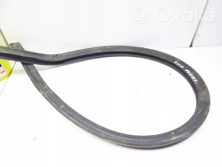 Volkswagen Polo IV 9N3 Wiper trim 