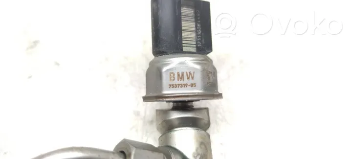 BMW 6 F12 F13 Degalų magistralinis vamzdelis 7537319