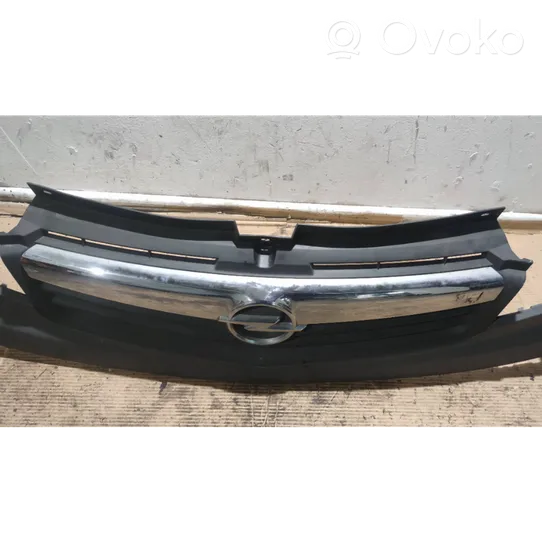 Opel Vivaro Etupuskurin ylempi jäähdytinsäleikkö 93856149