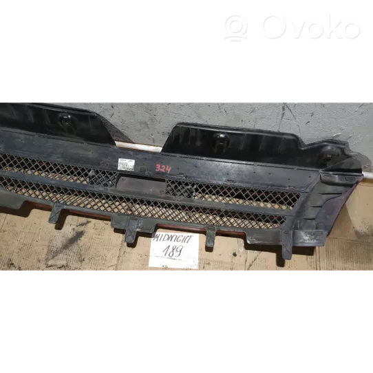 Iveco Daily 35.8 - 9 Grille de calandre avant 3802801