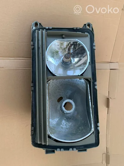 Mercedes-Benz W123 Lampa przednia 