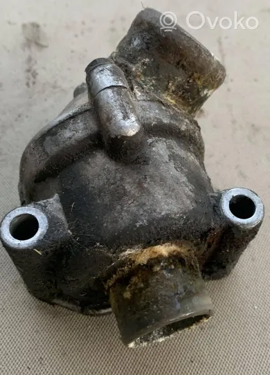 Mercedes-Benz W123 Tuyau de liquide de refroidissement moteur 1022030374