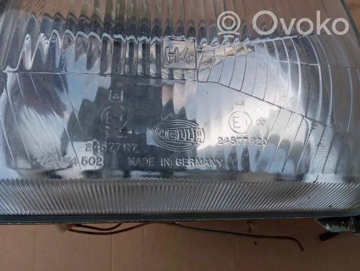 Volkswagen PASSAT B2 Lampa przednia 302124502