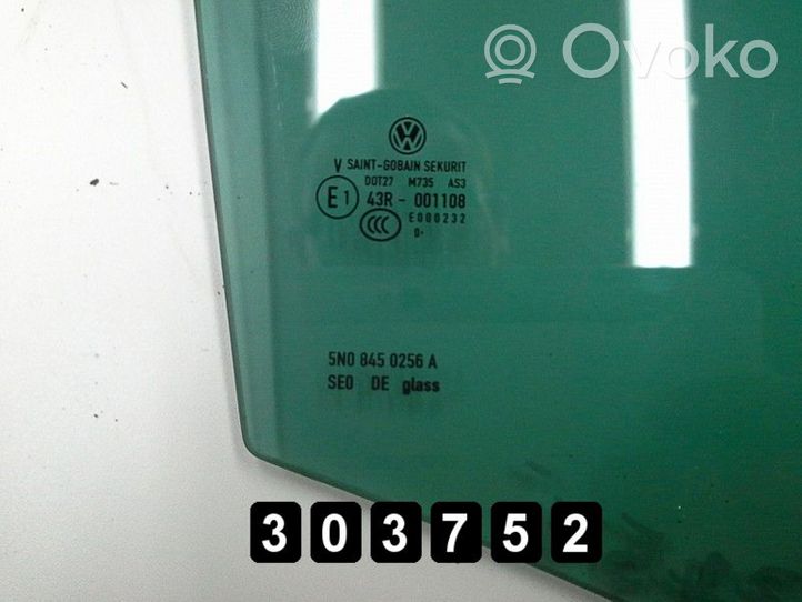 Volkswagen Tiguan Vetro del finestrino della portiera anteriore - quattro porte 43R-001108