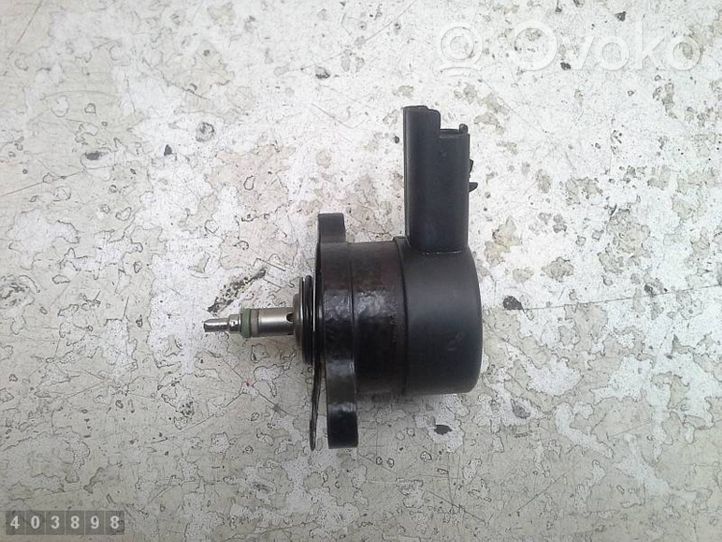 Citroen Xsara Picasso Regolatore di pressione del carburante 0281002493