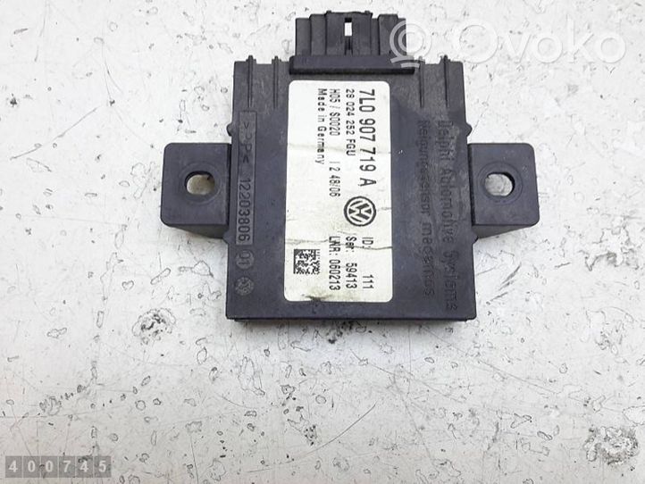 Volkswagen Touareg I Boîtier module alarme 7L0907719A