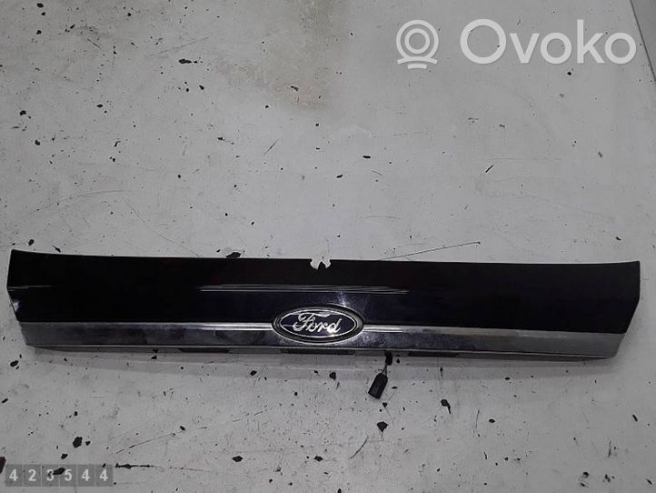 Ford Fiesta Listwa oświetlenie tylnej tablicy rejestracyjnej 8A61A43404D