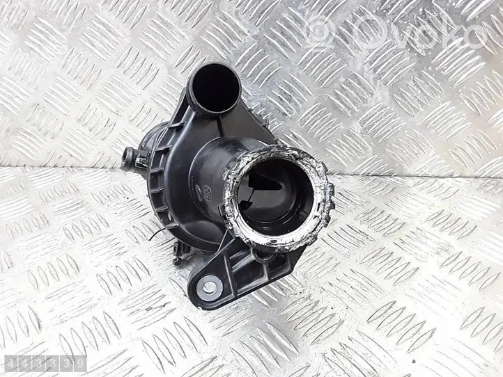 Nissan X-Trail T32 Coolant pipe/hose 165761844R