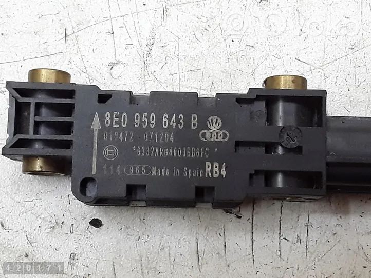 Audi A4 S4 B7 8E 8H Interruttore di interdizione carburante 8e0959643b