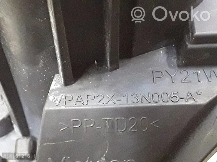 Citroen C4 II Takavalon polttimon suojan pidike vpap2x13n005a