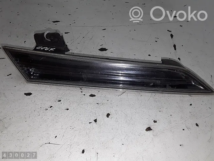 Nissan Murano Z50 Rivestimento sotto il faro/fanale 42263957