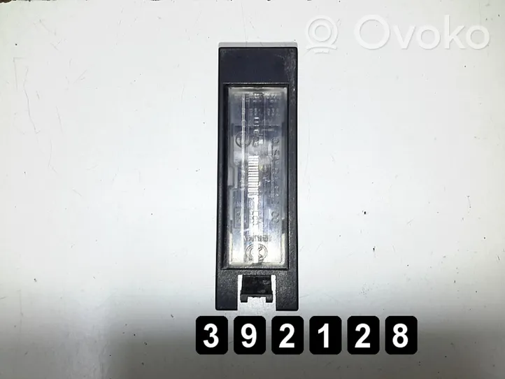 Opel Meriva B Lampa oświetlenia tylnej tablicy rejestracyjnej 13251936