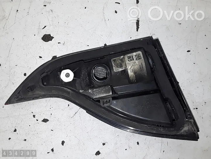 Opel Zafira B Luci posteriori del portellone del bagagliaio 13288831