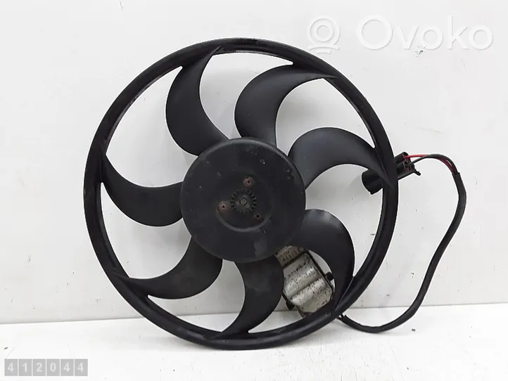 Ford C-MAX I Ventilatore di raffreddamento elettrico del radiatore 1137328148