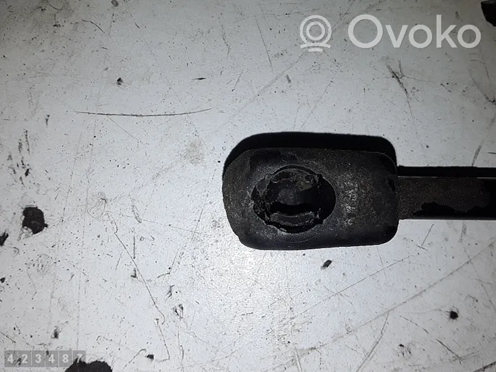 KIA Venga Amortiguador/puntal del maletero/compartimento de carga 817801P000