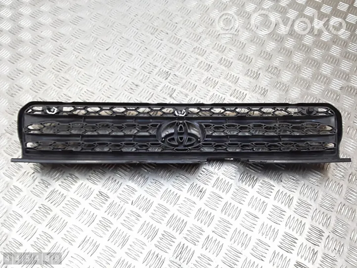 Toyota RAV 4 (XA10) Grille de calandre avant 