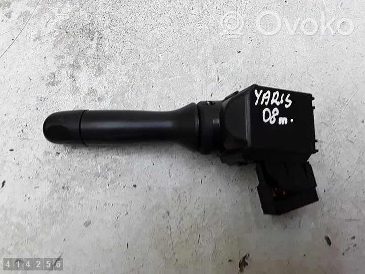 Toyota Yaris Commutateur d'essuie-glace 17F144