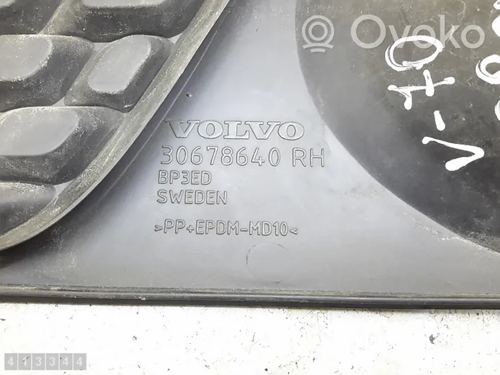 Volvo V70 Grille de calandre avant 30678640