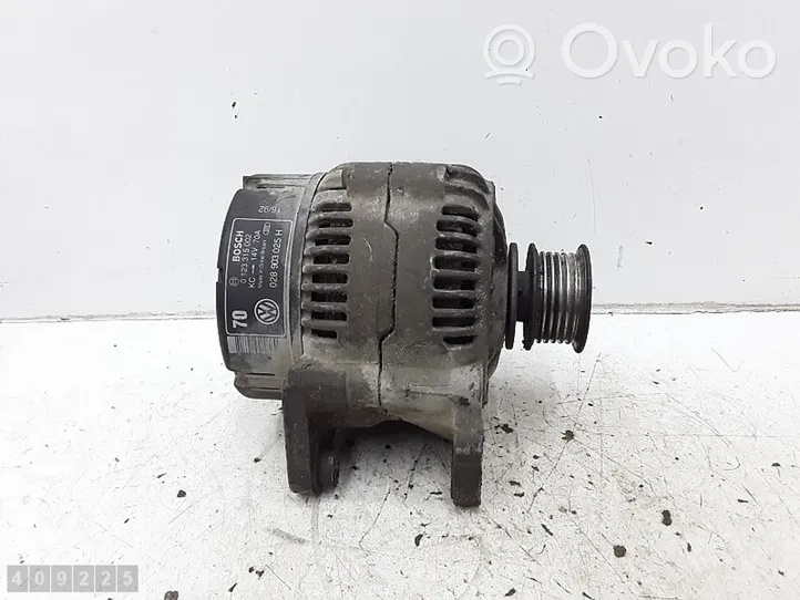 Volkswagen PASSAT B5 Generatore/alternatore 0123315002