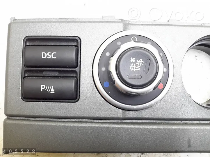 Land Rover Range Rover L322 Przełącznik / Przycisk otwierania klapy tylnej / bagażnika yul501270