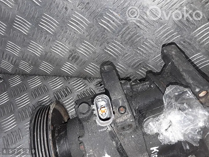 KIA Rio Ilmastointilaitteen kompressorin pumppu (A/C) 1E39E02400