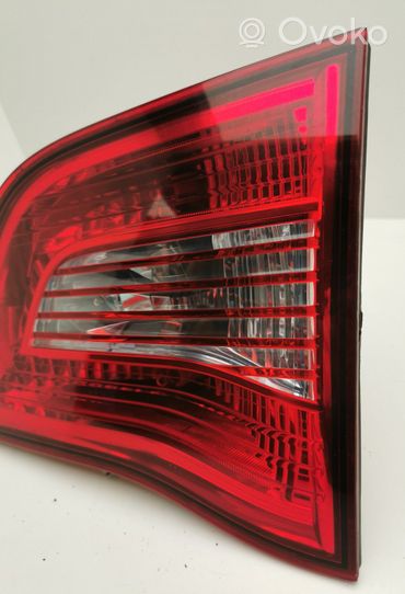 Volkswagen Routan Lampy tylnej klapy bagażnika 