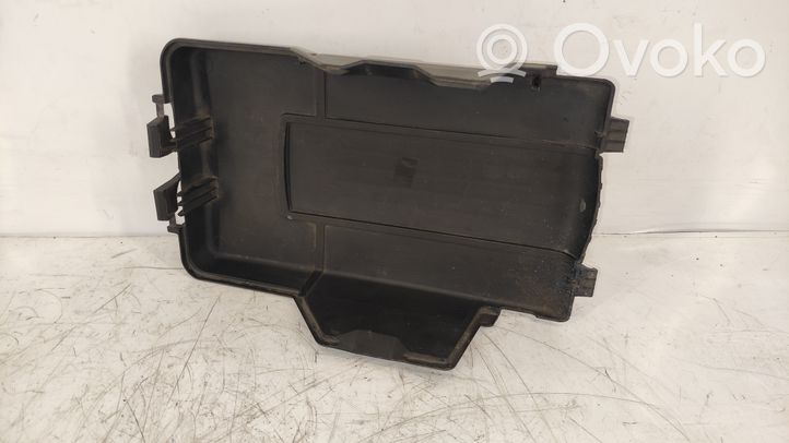 Audi A3 S3 8P Dangtis akumuliatoriaus dėžės 3C0915443A