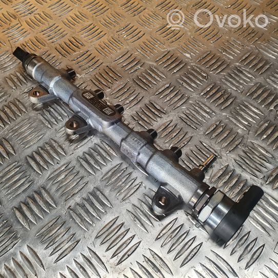 BMW X1 F48 F49 Distributore del carburante agli iniettori 8514154