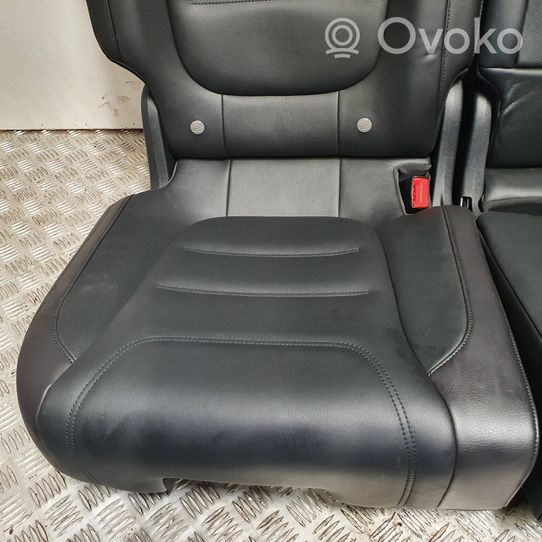 Volkswagen Touareg II Seat set 