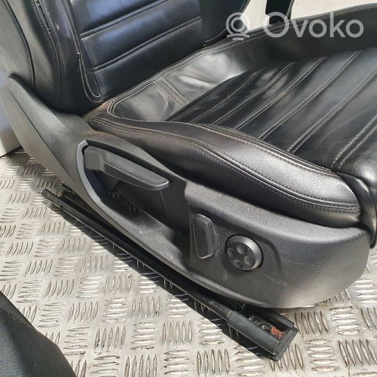 Volkswagen PASSAT CC Sėdynių komplektas 3C8881105AH