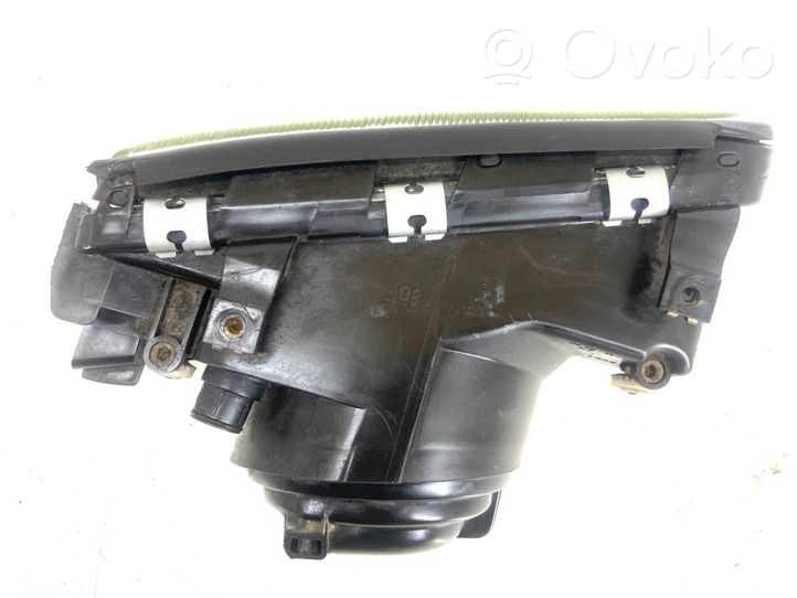 Audi A6 S6 C4 4A Lampa przednia 13797100