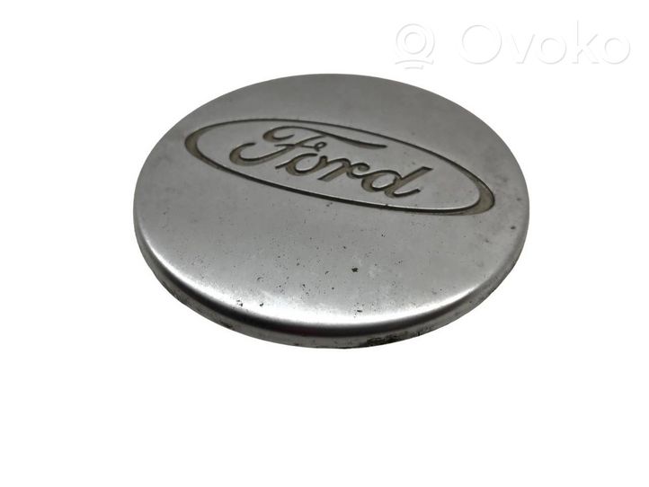 Ford Focus Заводская крышка (крышки) от центрального отверстия колеса 2M511000AA
