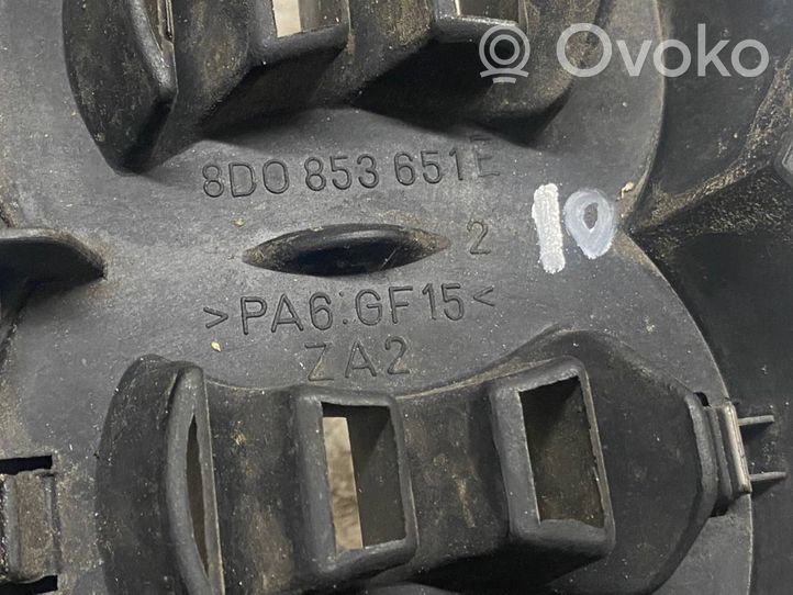 Audi A4 S4 B5 8D Grotelės priekinės 8D0853651E