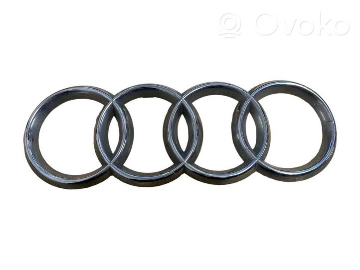 Audi A8 S8 D2 4D Mostrina con logo/emblema della casa automobilistica 4E0853605AA