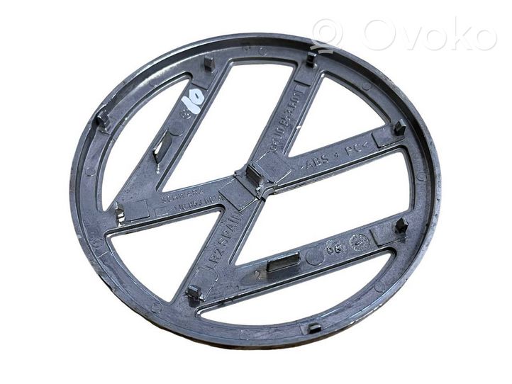 Volkswagen Bora Manufacturer badge logo/emblem 1J0853601A