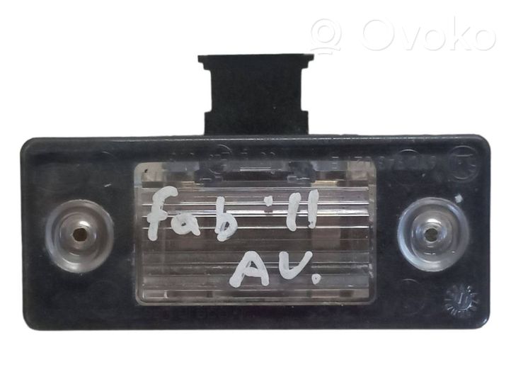 Skoda Fabia Mk2 (5J) Lampa oświetlenia tylnej tablicy rejestracyjnej 6Y0943021E