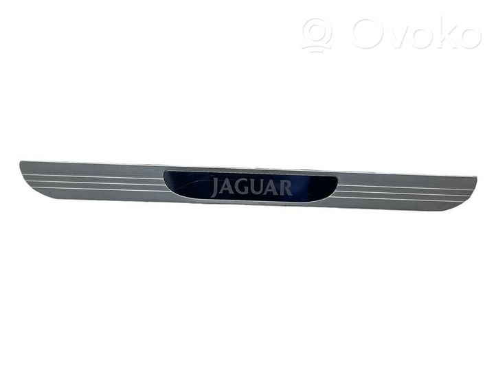 Jaguar XJ X350 Etuoven kynnyksen suojalista XR83513208