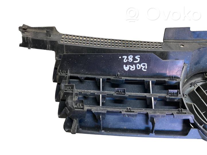 Volkswagen Bora Front grill 1J5853655C