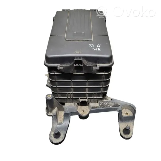 Volkswagen PASSAT B7 Support boîte de batterie 1K0915333