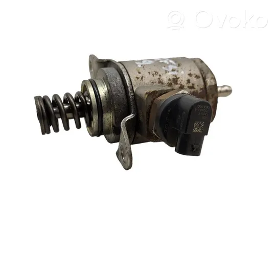 Audi A5 8T 8F Pompe d'injection de carburant à haute pression 06J127025D