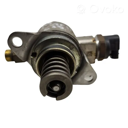 Audi A5 8T 8F Pompe d'injection de carburant à haute pression 06J127025D