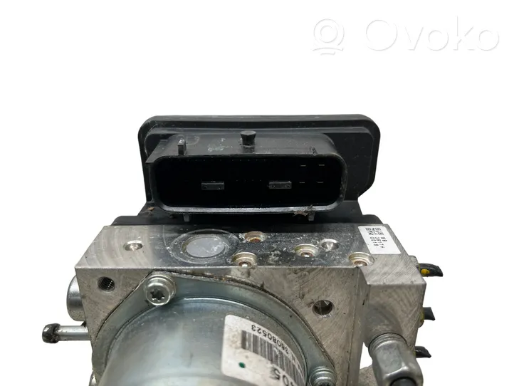 Infiniti Q50 ABS-pumppu TD8405