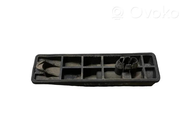 Audi A6 S6 C6 4F Base della presa Jacking 4F0802847