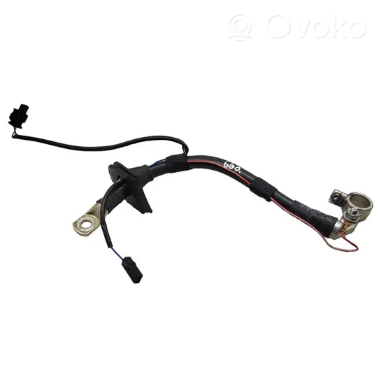 Volkswagen Touareg II Câble de batterie positif 7P0971225B