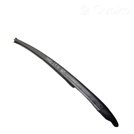 Volkswagen Touareg II Windshield trim 7P6854327A