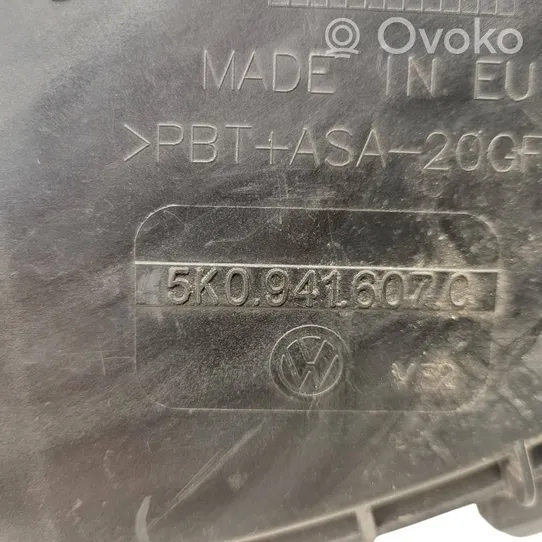 Volkswagen Golf VI Ajovalo valaisimen pölysuoja 5K0941607C