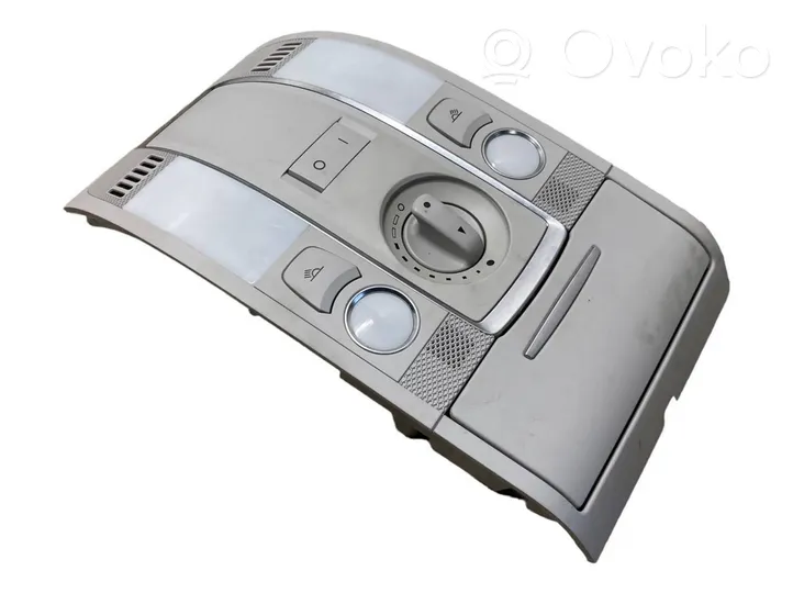 Audi A6 S6 C6 4F Front seat light 4F0951177