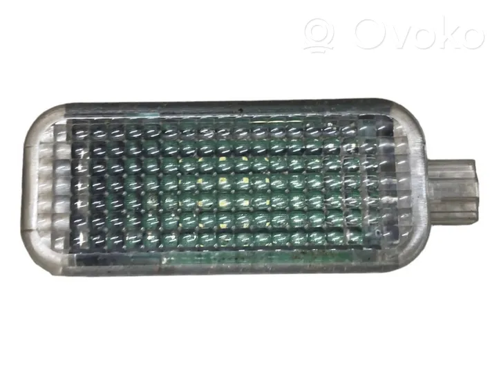 Audi Q7 4L Luce interna per portiera anteriore 4E0947415