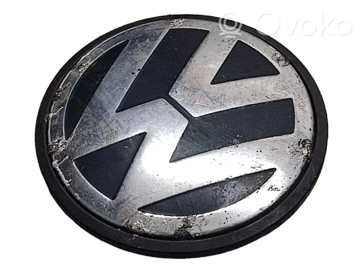 Volkswagen Touareg I Mostrina con logo/emblema della casa automobilistica 7L6601149