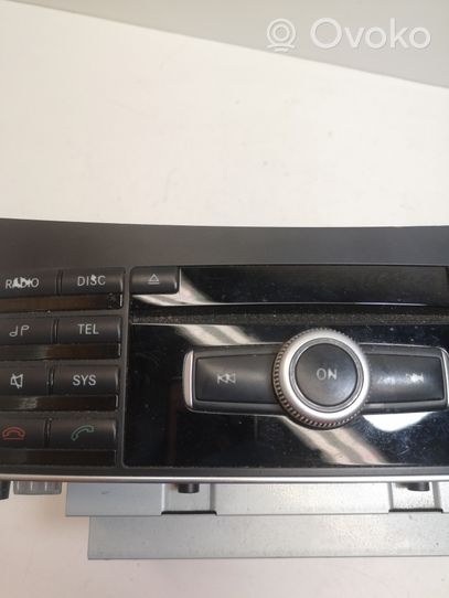 Mercedes-Benz E W212 Radio / CD/DVD atskaņotājs / navigācija A2129003908